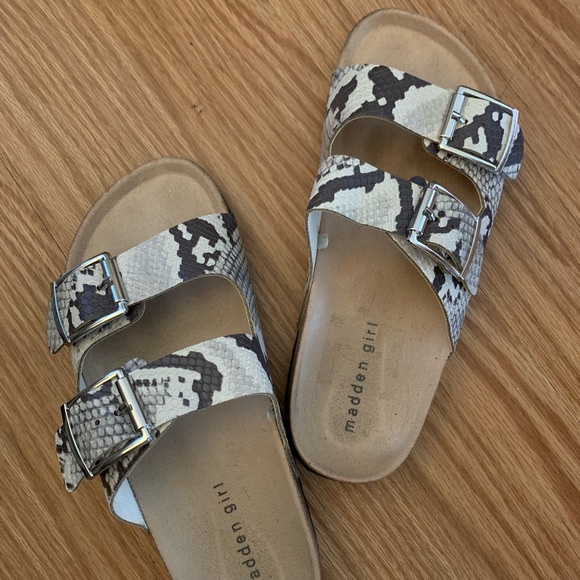 Sandals - Picture 2 of 4